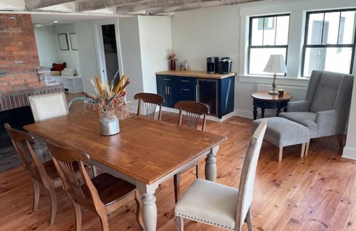 Freedom House | Dog Friendly, Modern Retreat w/Stunning View