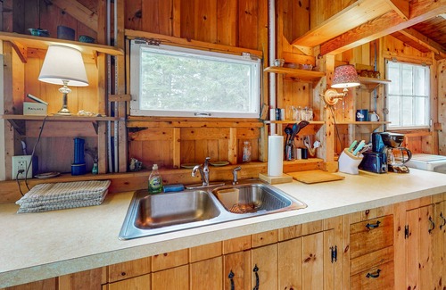 Port Clyde Cottage | Dog-friendly oceanfront cottage with views