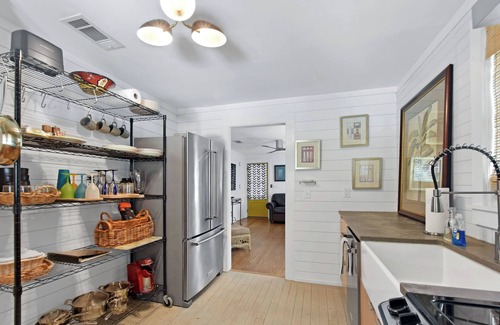 Saint Simons Heights House | Dog Friendly Walk to BBQ & Tacos St. Simons Vacation Rental