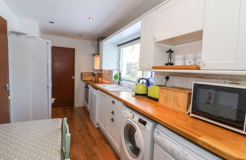 Ystrad Meurig Cottage | DOLAU MEURIG, family friendly, with open fire in Pontrhydfendigaid