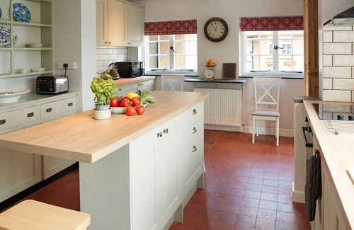 Trefnant Cottage | Dolbelidr is a charming Grade II arts and crafts style house set in the beautiful vale of Clwyd, mak