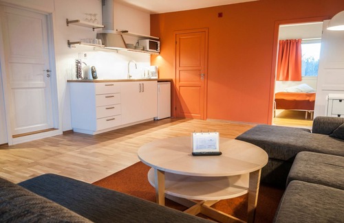 Hitra Hotel | Dolmsundet Hotell Hitra