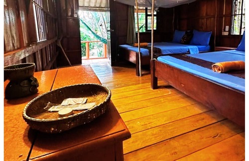 Koh Rong Sanloem Hotel | Dolphin Bay resort