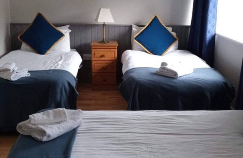 Fanore House | Dolphin House is just a short drive away from the breathtaking Cliffs of Moher.