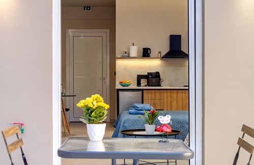 Agia Marina House | Dom Azure Elegant Studios