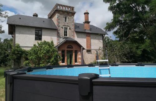 Boulleret House | Domaine de l'Île: Maison historique avec piscine et Wi-Fi - FR-1-586-57