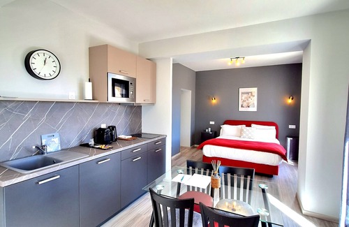 Sainte-Tulle Apartment | Domaine de la Mautanne