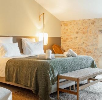 La Garde-Adhemar House | Domaine des Terres Noires
