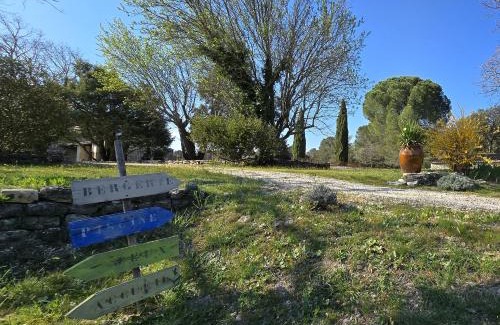 Mondragon House | Domaine familial avec grand parc et piscine