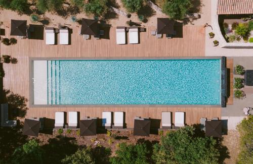 Eygalieres Hotel | Domaine la Pierre Blanche