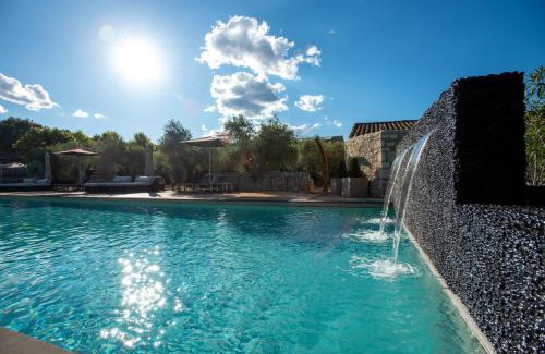 Eygalieres Hotel | Domaine la Pierre Blanche