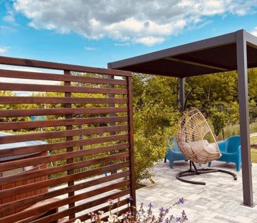 Sochaczew House | Domek letniskowy z jacuzzi nad rzeką Bzurą