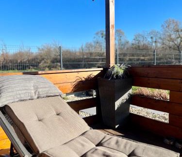 Sochaczew House | Domek letniskowy z jacuzzi nad rzeką Bzurą