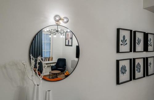 Old Town Apartment | Domillion new modern 2bdr City Hall apt D1117B