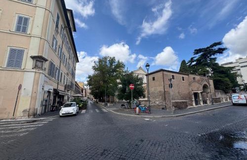 Celio Ski Chalet | Domus Colosseum, detached house just few steps from the Colosseum