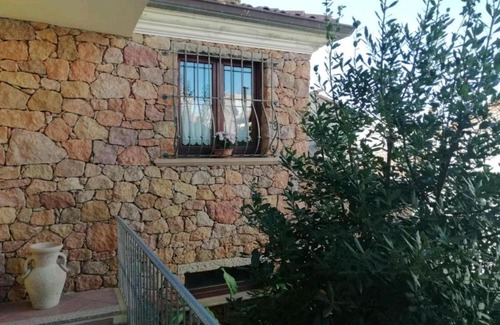 Giave Apartment | Domus de janas