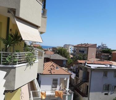Viserba Apartment | DOMUS MARIS Viserba, Spiagge e Centro a 100 mt, PROMO MAGGIO FIERA MACFRUT, FIERAVICOLA, EXPO DENTAL, MEETING RIMINI