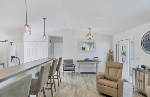 Palm Island House | Don't pass up this opportunity to be "A Wave From It All"!