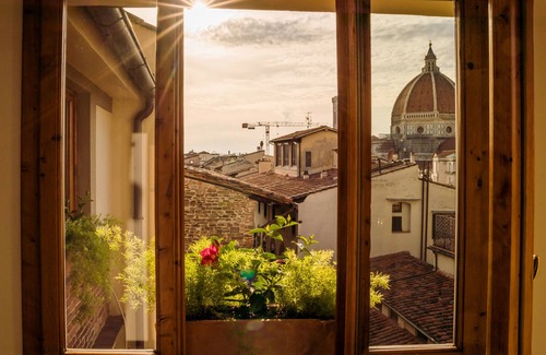 Sant' Ambrogio Apartment | Donati Tower's Loggia: spectacular view of the Duomo, in the heart of Florence