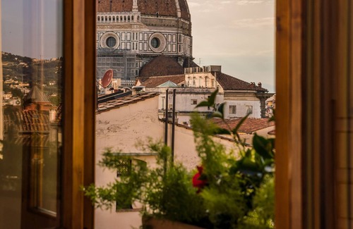 Sant' Ambrogio Apartment | Donati Tower's Loggia: spectacular view of the Duomo, in the heart of Florence