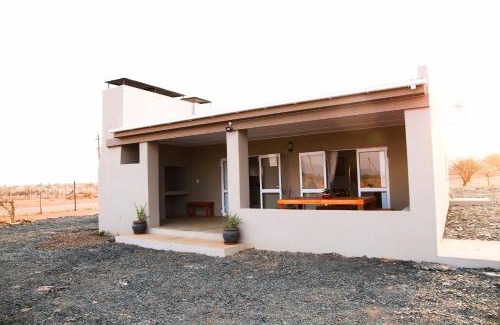 Calvinia House | Donkieshoek Accommodation & Campsite, Calvinia