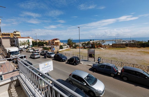 San Nicola l'Arena Apartment | Donna Rosalía Sea View Apartment with terrace/solarium included.