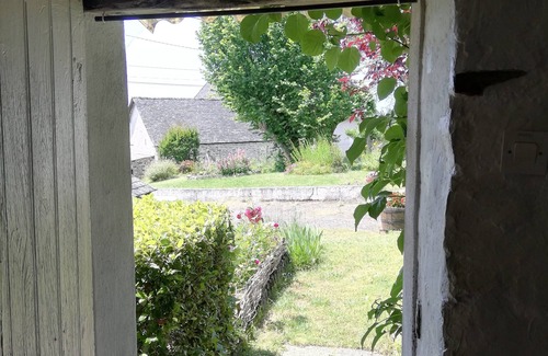 Donzenac Cottage | Donzenac: House with garden