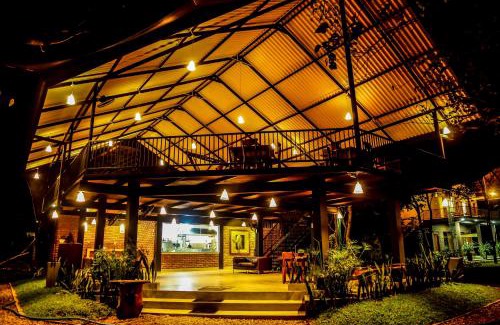 Pallebedda Hotel | Doola River Edge