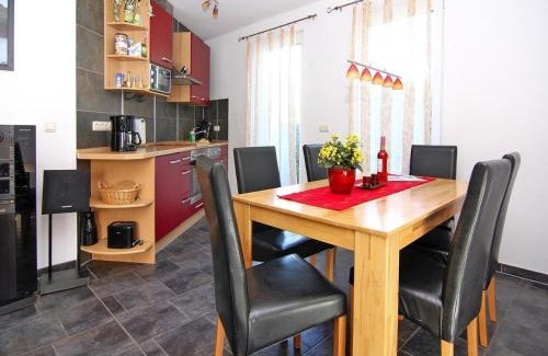 Saal House | Doppelhaushaelfte am Hafen von Neuendorf