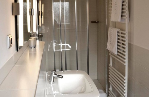 Moelln Bed & Breakfast | Doppelzimmer mit Dusche, WC - Haus Luisenhof, Pension