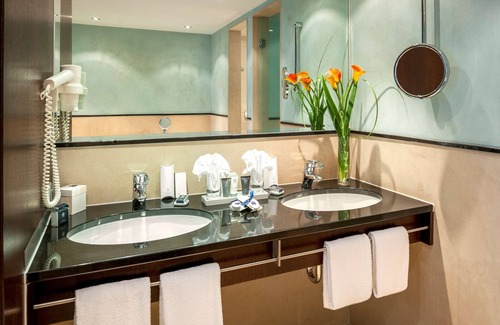 Sulzbach Hotel | Dorint Main Taunus Zentrum Frankfurt/Sulzbach