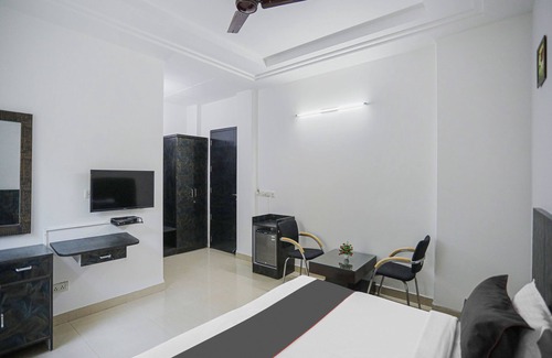 Sushant Lok Hotel | Dormy Villa By Dreamz Hospitality