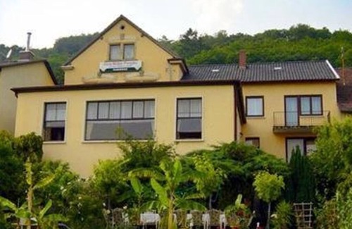 Neustadt-Haardt House | Double room 12, shower, toilet, 1 bedroom - Hotel Müller-Pressler