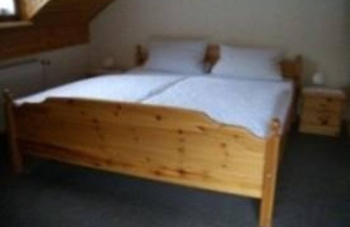 Neustadt-Hambach Bed & Breakfast | Double room shower/WC and balcony - Gästehaus Almel