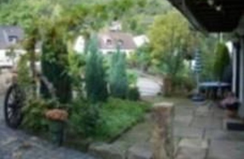 Neustadt-Hambach Bed & Breakfast | Double room shower/WC and balcony - Gästehaus Almel
