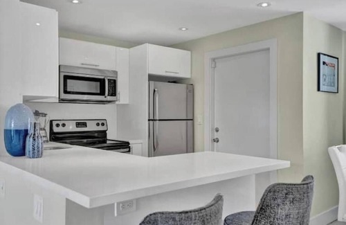 West Avenue Condo | Double 4BD/4BA South Beach Villa Monaco W/Balcony