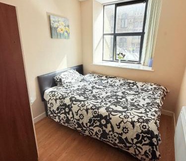 Bradford Apartment | Double Bed Apartment Bradford City Center