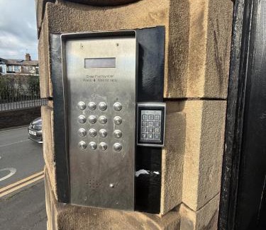 Bradford Apartment | Double Bed Apartment Bradford City Center