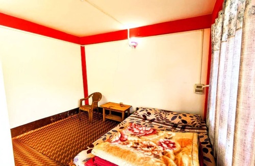 Bomdila Bed & Breakfast | Double bed room