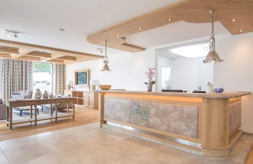 Unterach am Attersee House | Double room 2022 with balcony and lake view - Attersee 7 - Hotel STADLER am Attersee, Ihr Seehotel im