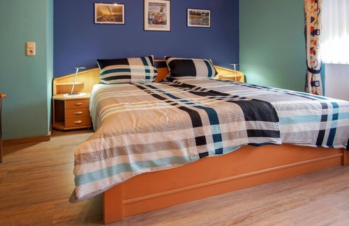 Kottenborn Bed & Breakfast | Double room shower/WC "Grüne Hölle" - Guest room and vacation apartment Irene