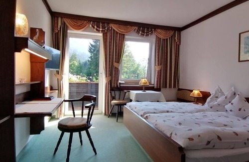Hinterstoder Hotel | Double room "Sunshine" with shower/WC - Hotel garni Landhaus Bürtlmair *