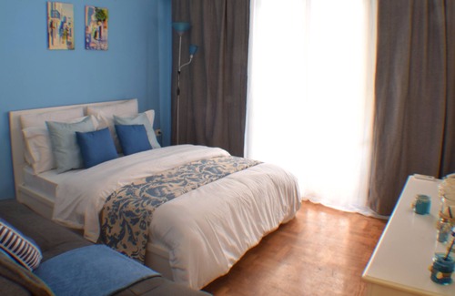 Agios Panteleimonas Apartment | Double Room With Extra bed - Athens Greek Blue Rooms