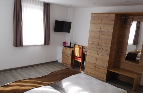 Calw Apartment | Double room with private bathroom, max. 2 people