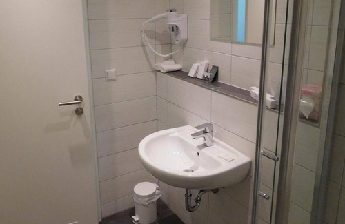 Calw Apartment | Double room with private bathroom, max. 2 people