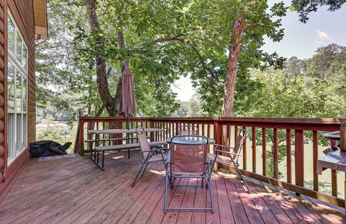 Double Springs Cabin | Double Springs Cabin Stay w/Deck + Shared Dock!