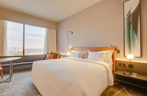 Cristal Hotel | DoubleTree by Hilton Porto Alegre