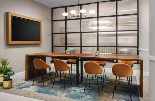 Charlotte Center City Hotel | DoubleTree by Hilton Charlotte City Center