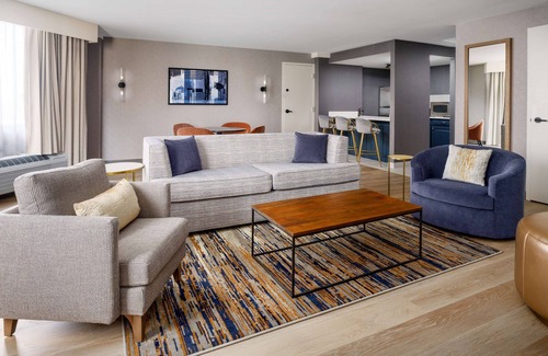 Charlotte Center City Hotel | DoubleTree by Hilton Charlotte City Center