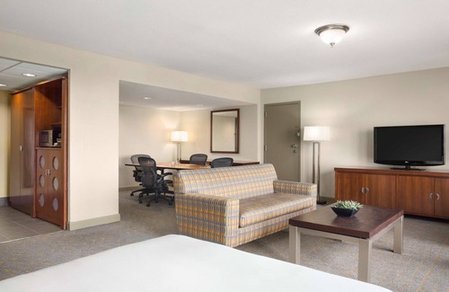 Las Colinas Hotel | DoubleTree by Hilton Dallas - DFW Airport North